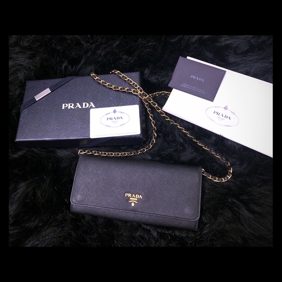 SOLD Prada Authenticate Saffiano Wallet on Chain - Picture 1 of 8